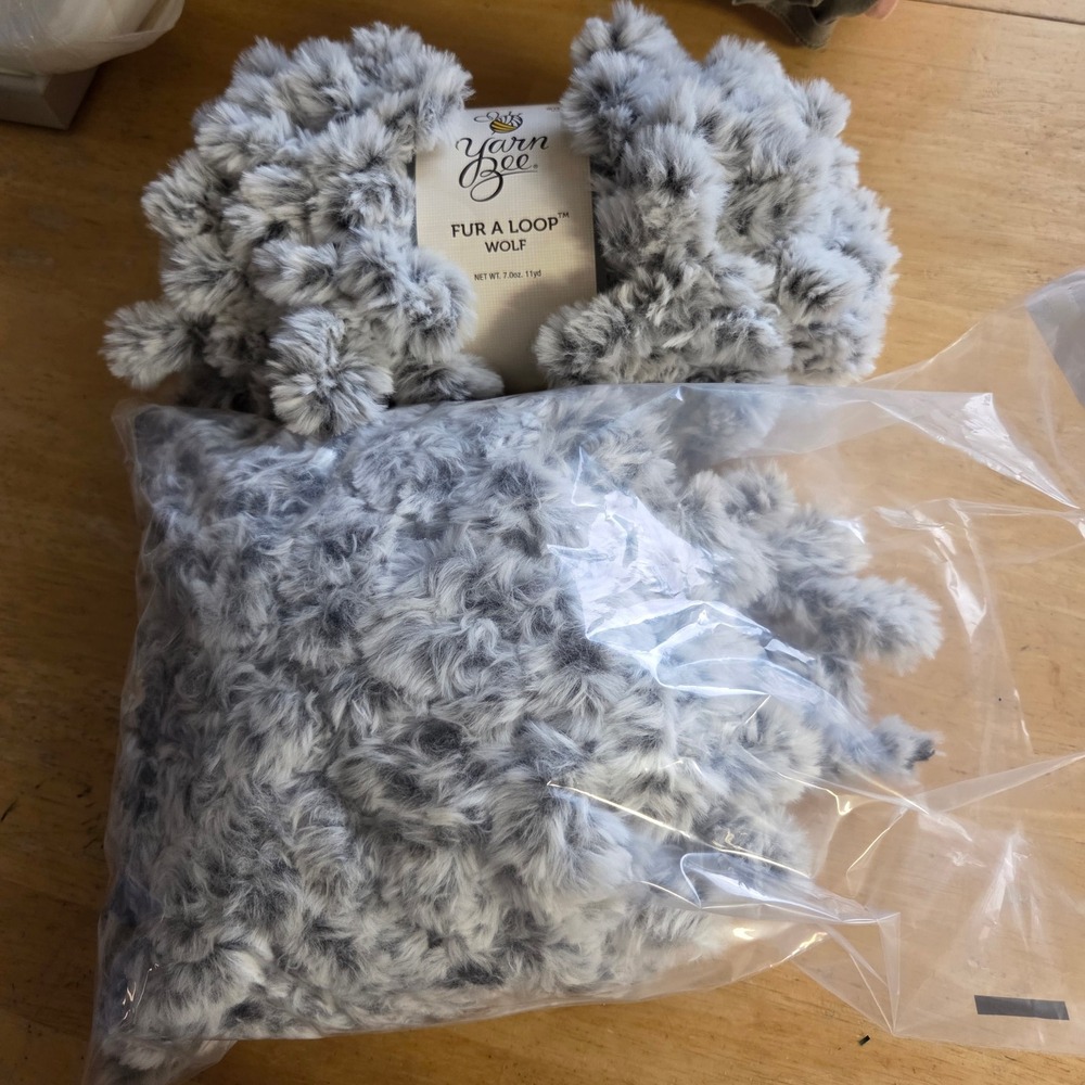 2 NEW Skiens Yarn Bee Fur A Loop Wolf Gray 7 ounce each Super Soft Faux Fur